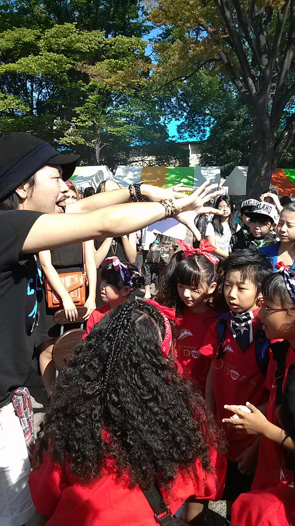 今日は区民祭り・・・ﾀﾞｧ反町公園(^∇^)